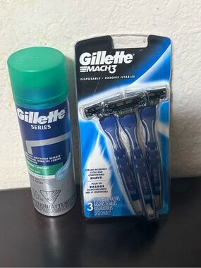 Gillette Men’s Shaving Set - Blue Disposable Razors & Green Shave Gel